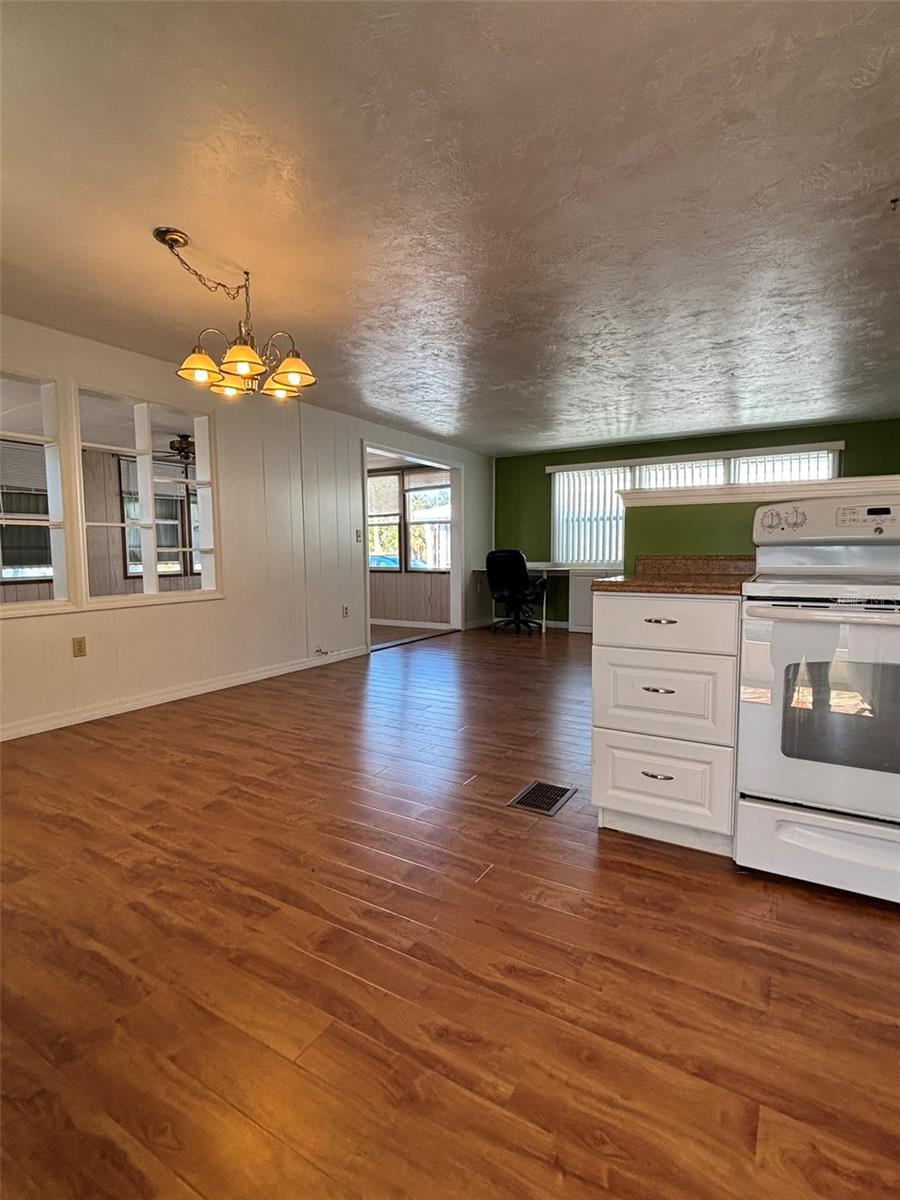 Image 5 of 33 For 13225 101st Street 144