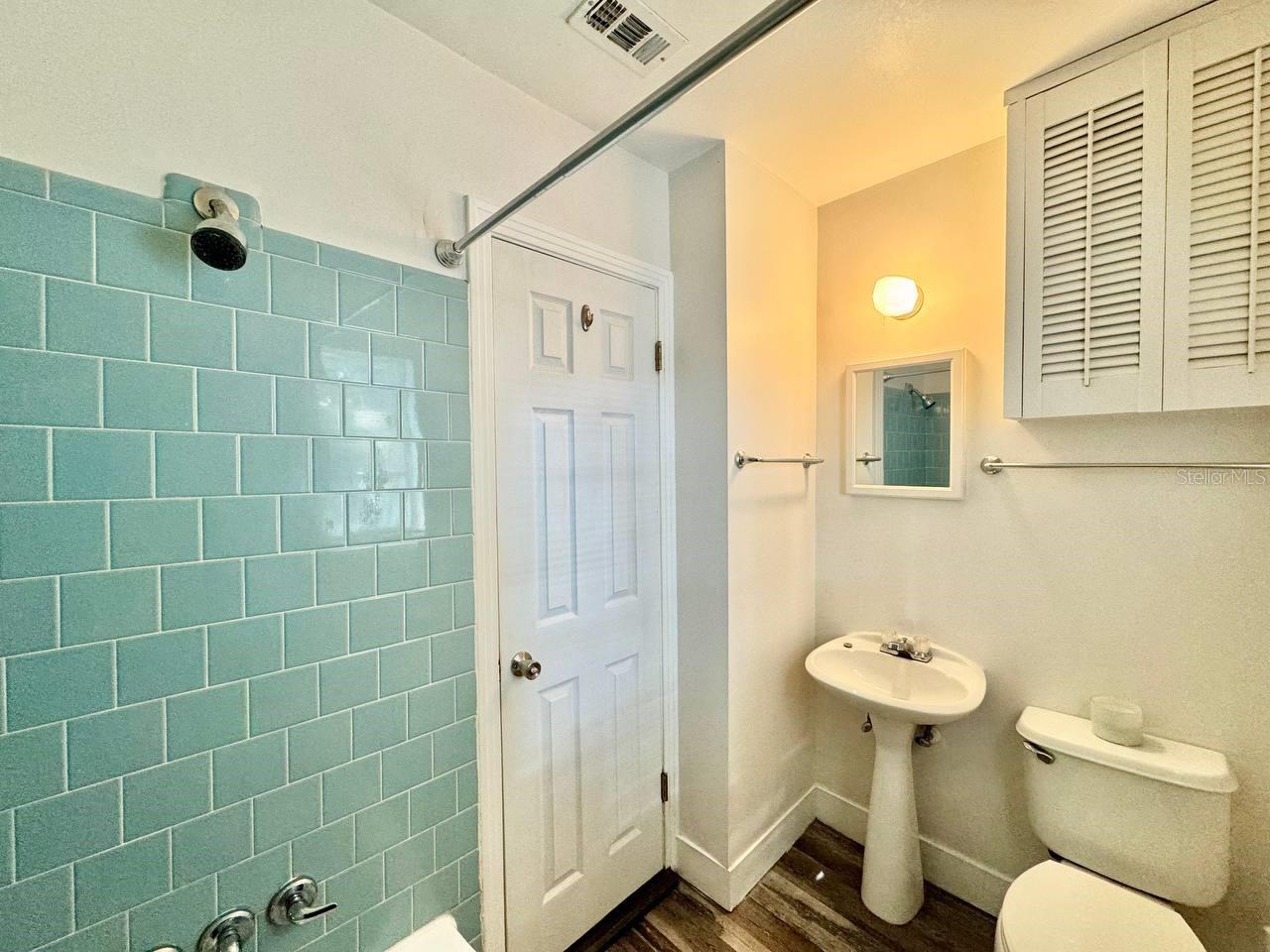 Image 17 of 24 For 508 Macdill Avenue