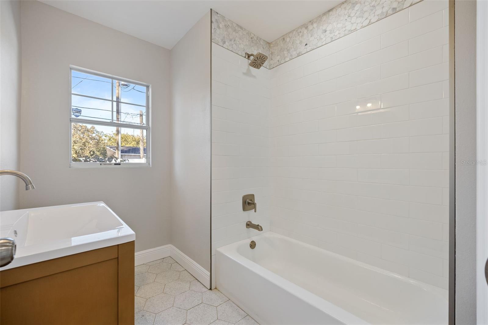 Image 13 of 37 For 3821 6th Avenue N