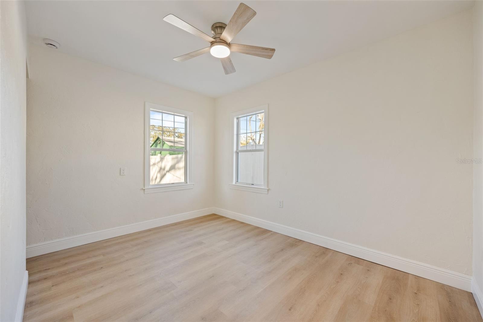 Image 15 of 37 For 3821 6th Avenue N