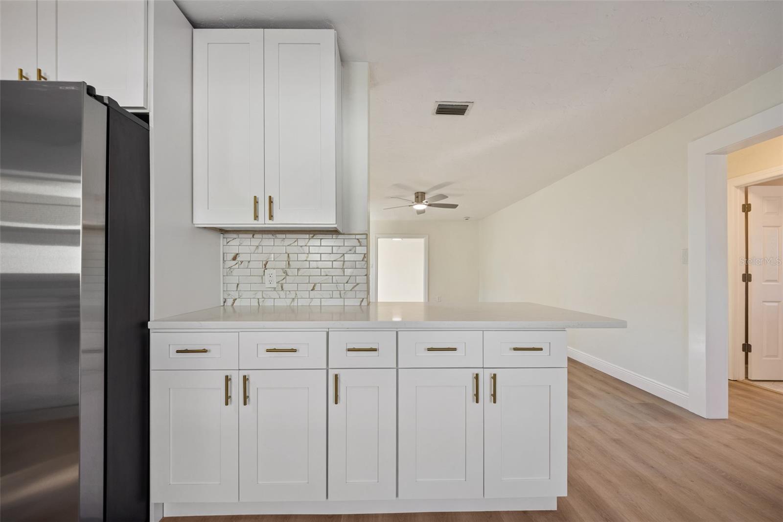 Image 20 of 37 For 3821 6th Avenue N