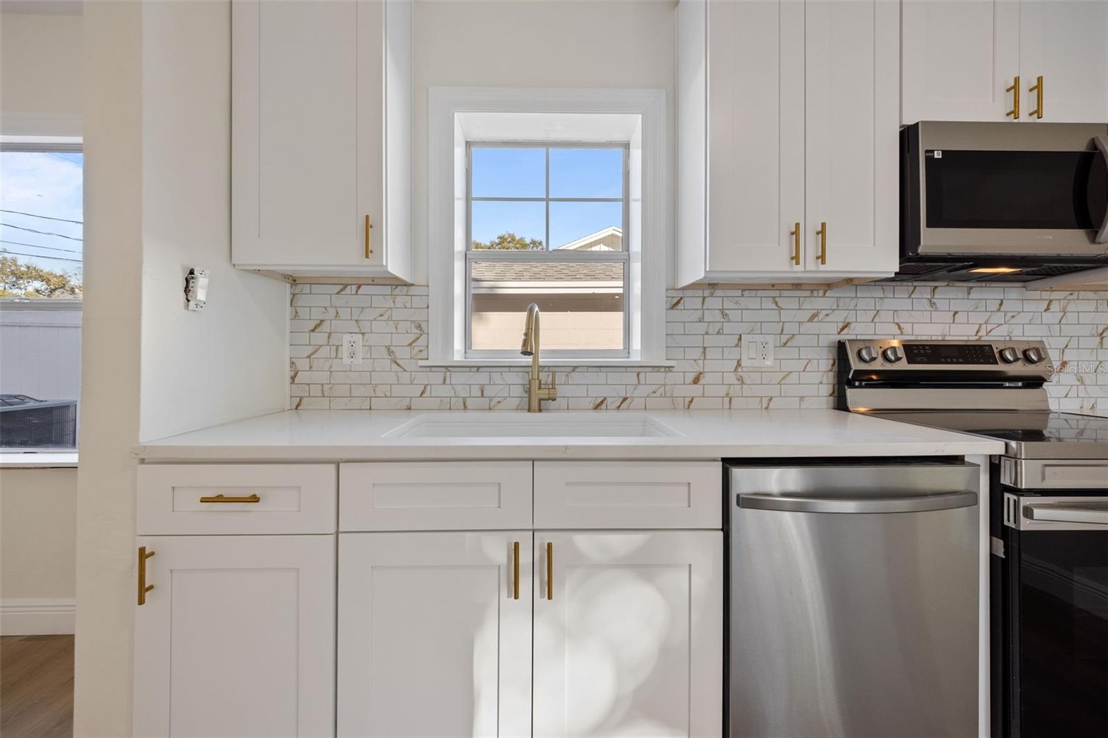 Image 22 of 37 For 3821 6th Avenue N