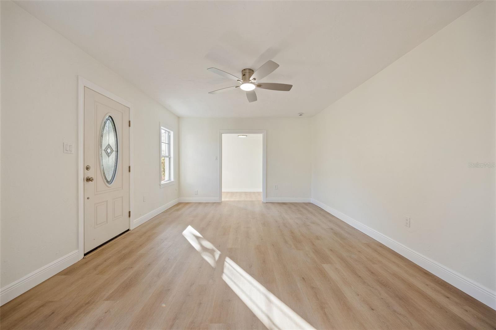 Image 28 of 37 For 3821 6th Avenue N