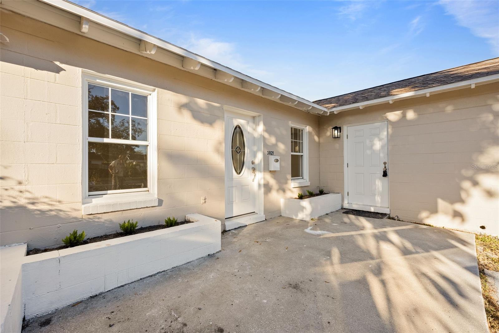 Image 6 of 37 For 3821 6th Avenue N