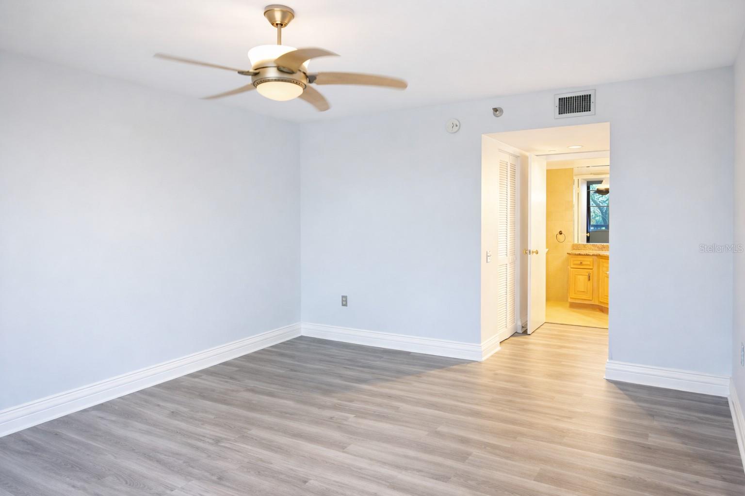 Image 12 of 33 For 2333 Feather Sound Drive A301