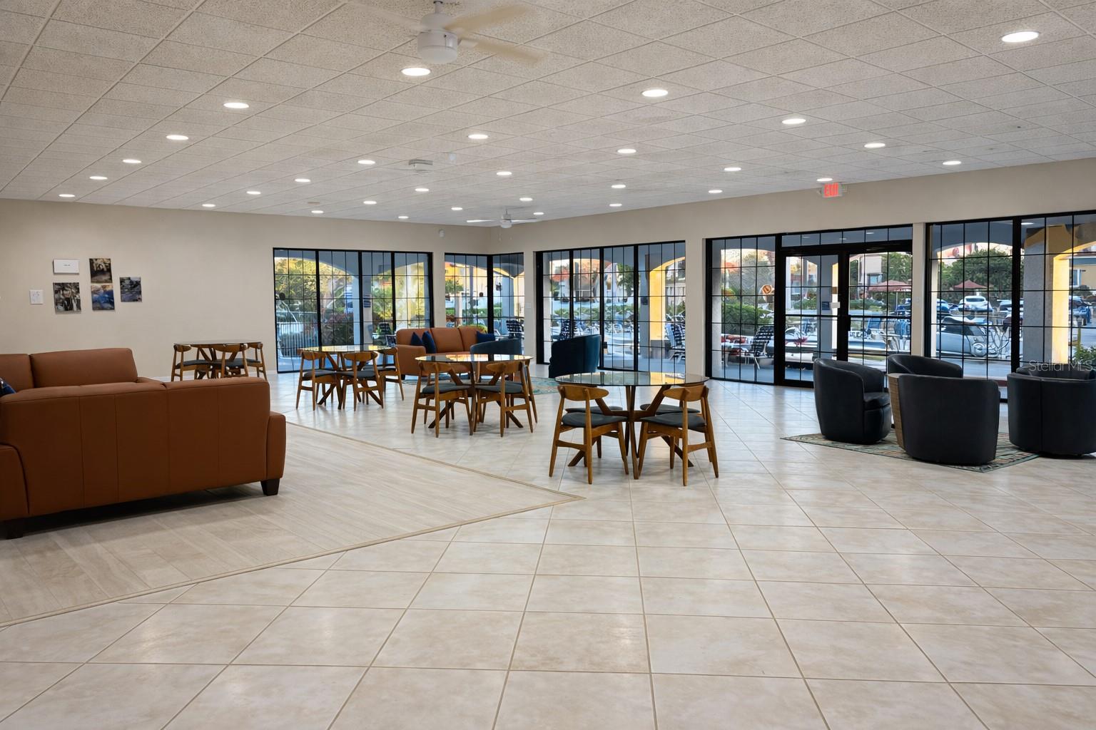 Image 25 of 33 For 2333 Feather Sound Drive A301