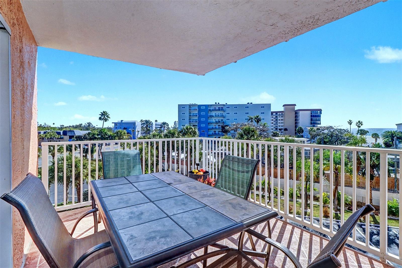 Image 11 of 43 For 18400 Gulf Boulevard 1302