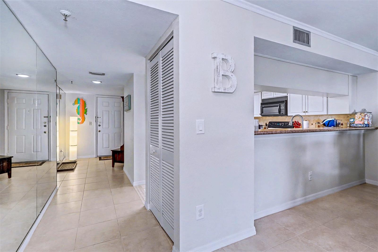 Image 14 of 43 For 18400 Gulf Boulevard 1302