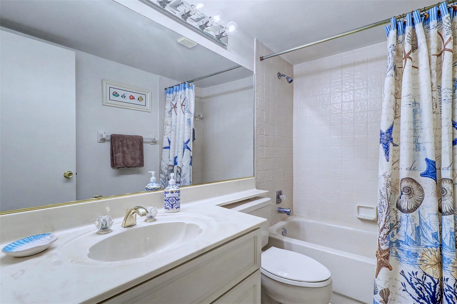 Image 31 of 43 For 18400 Gulf Boulevard 1302