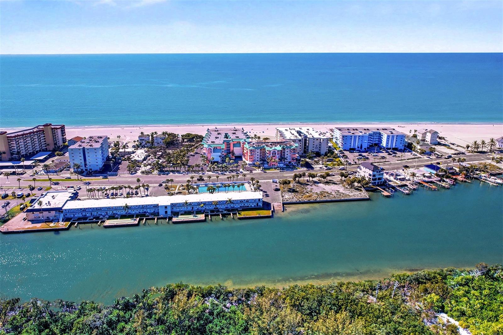 Image 37 of 43 For 18400 Gulf Boulevard 1302