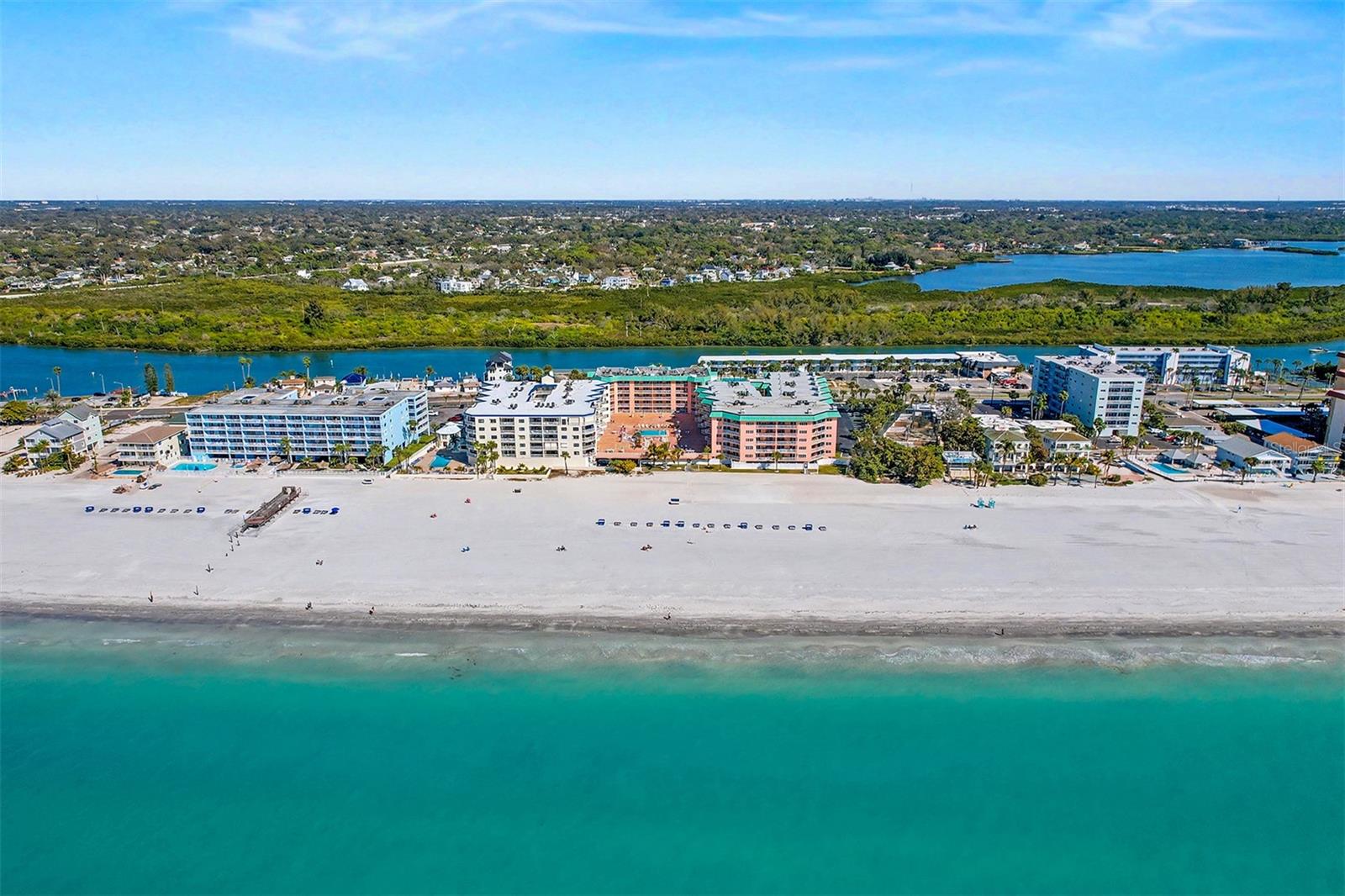 Image 40 of 43 For 18400 Gulf Boulevard 1302