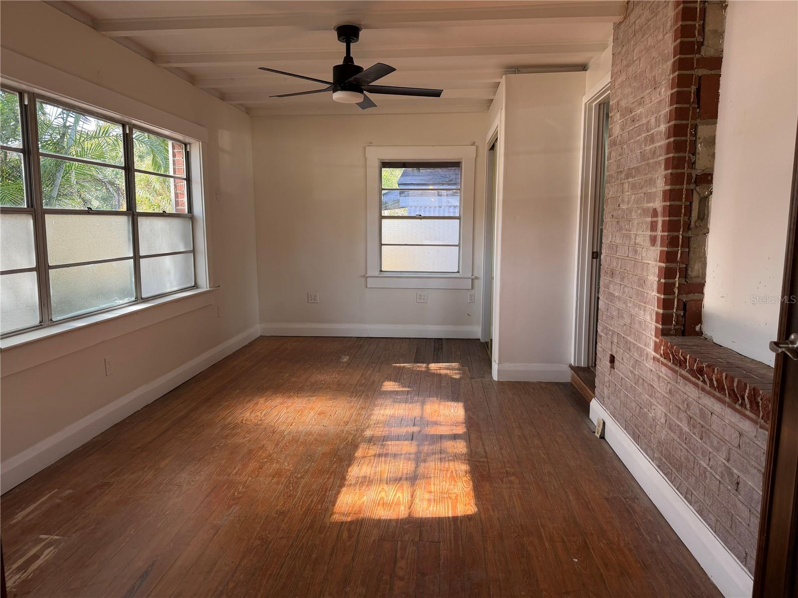 Image 4 of 18 For 3813 De Leon Street