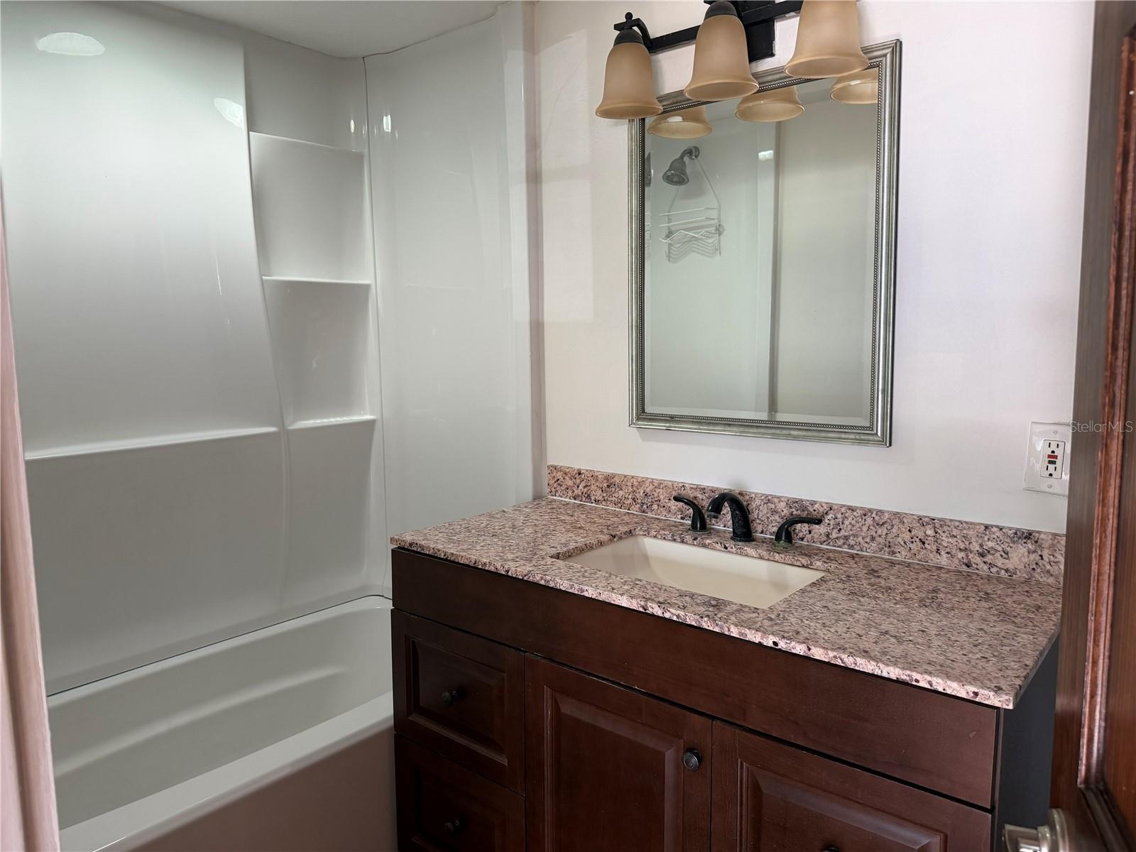 Image 6 of 18 For 3813 De Leon Street