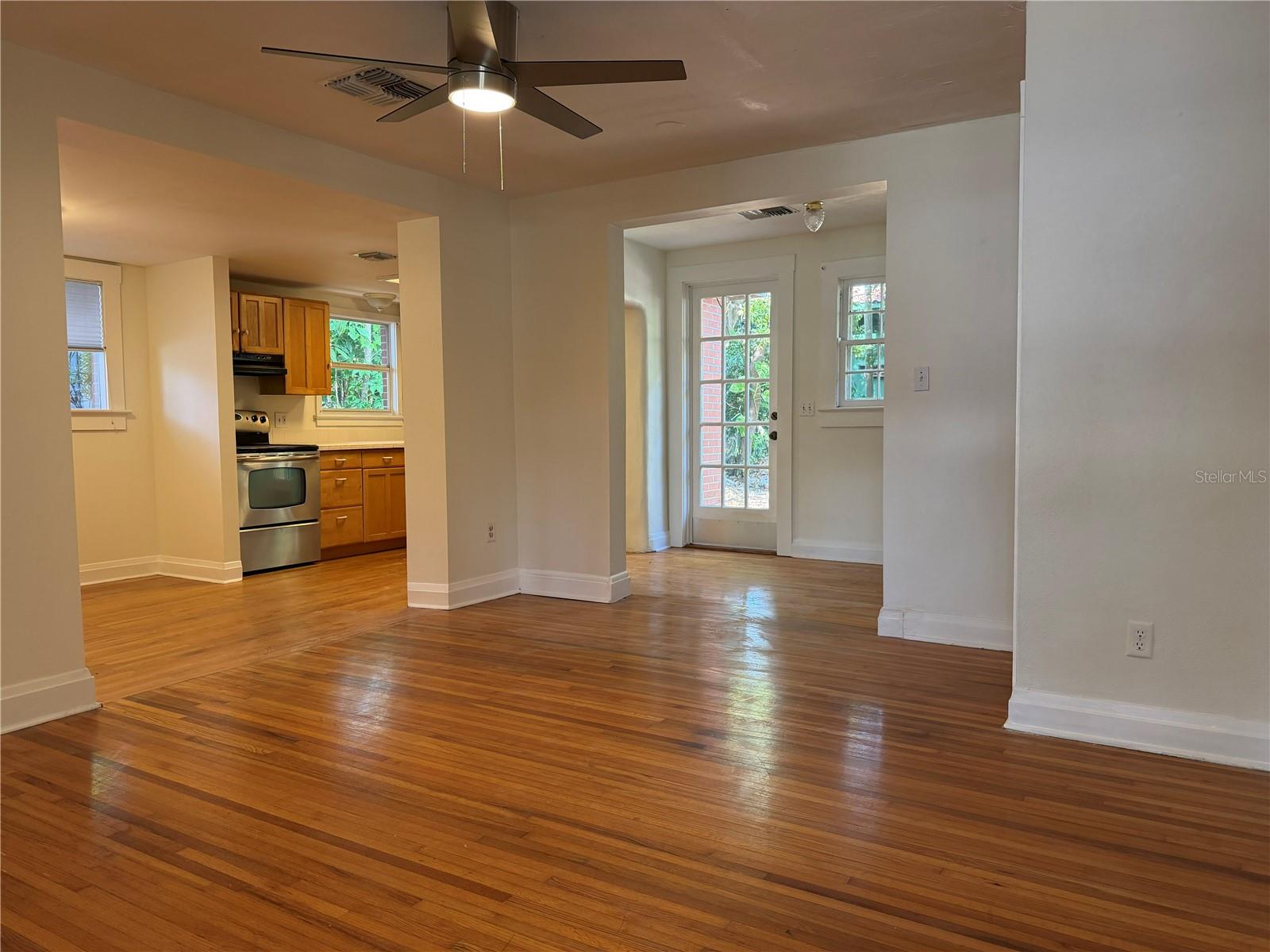 Image 7 of 18 For 3813 De Leon Street