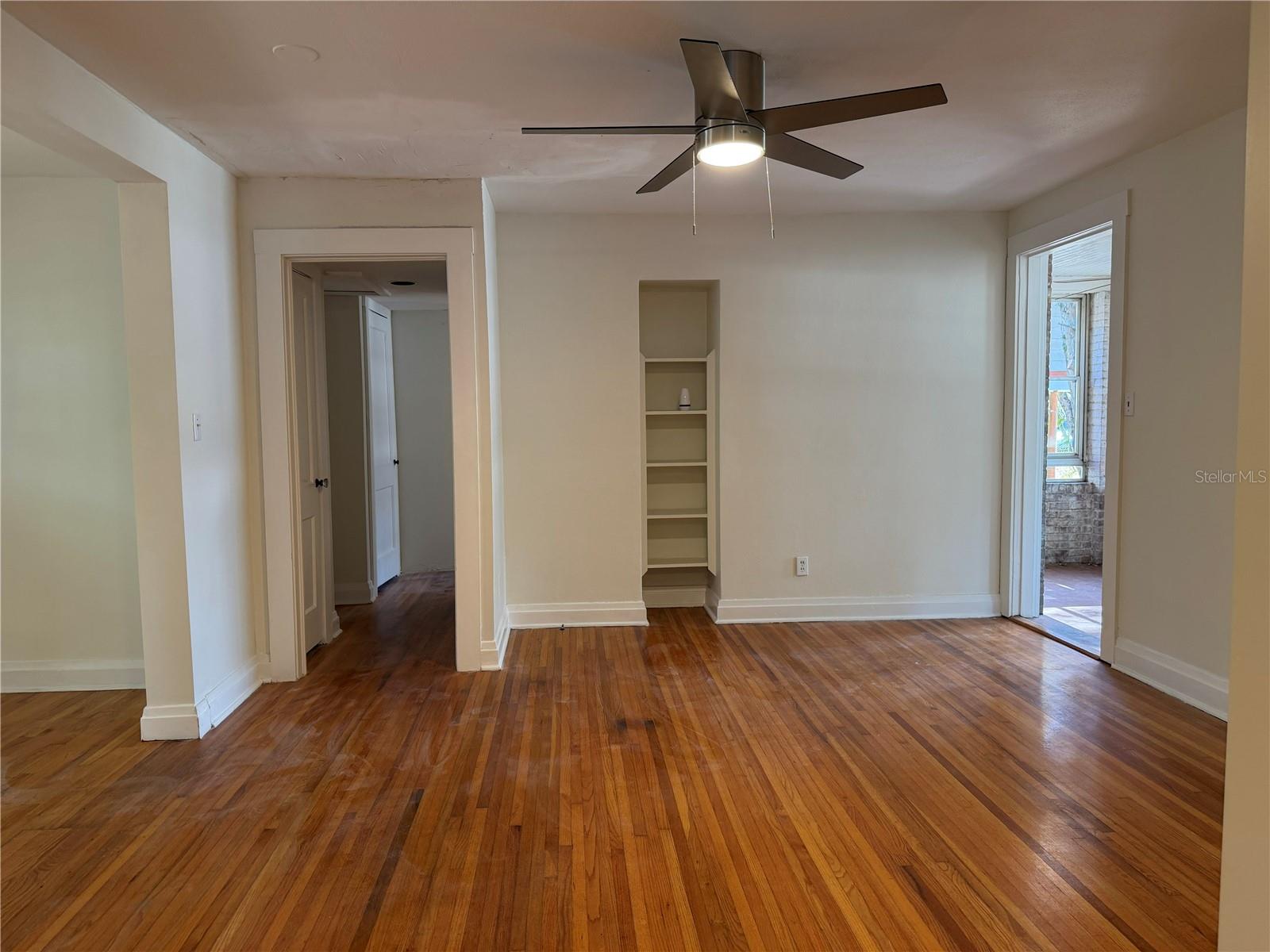 Image 8 of 18 For 3813 De Leon Street