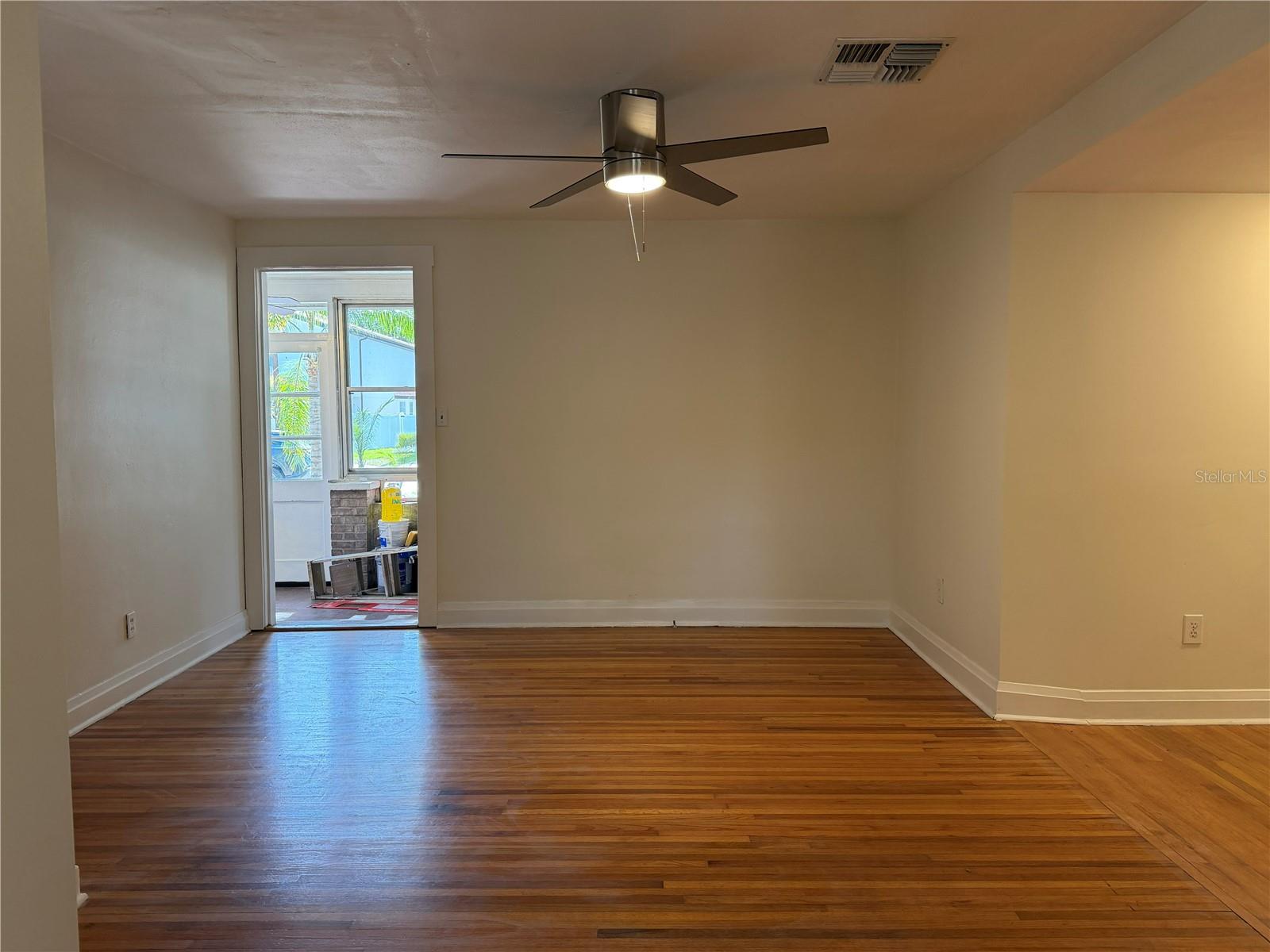 Image 9 of 18 For 3813 De Leon Street