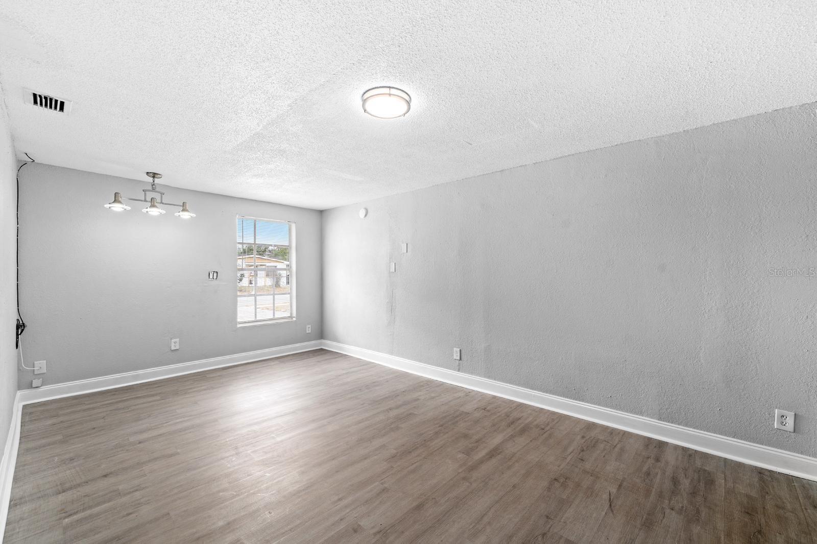 Image 18 of 23 For 4220 Powhatan Avenue