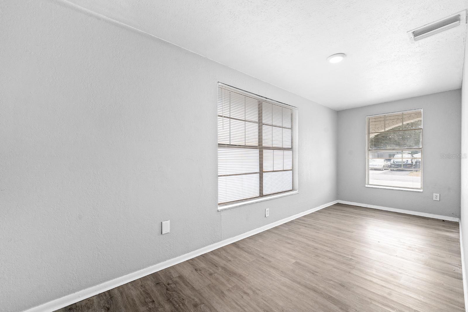 Image 7 of 23 For 4220 Powhatan Avenue