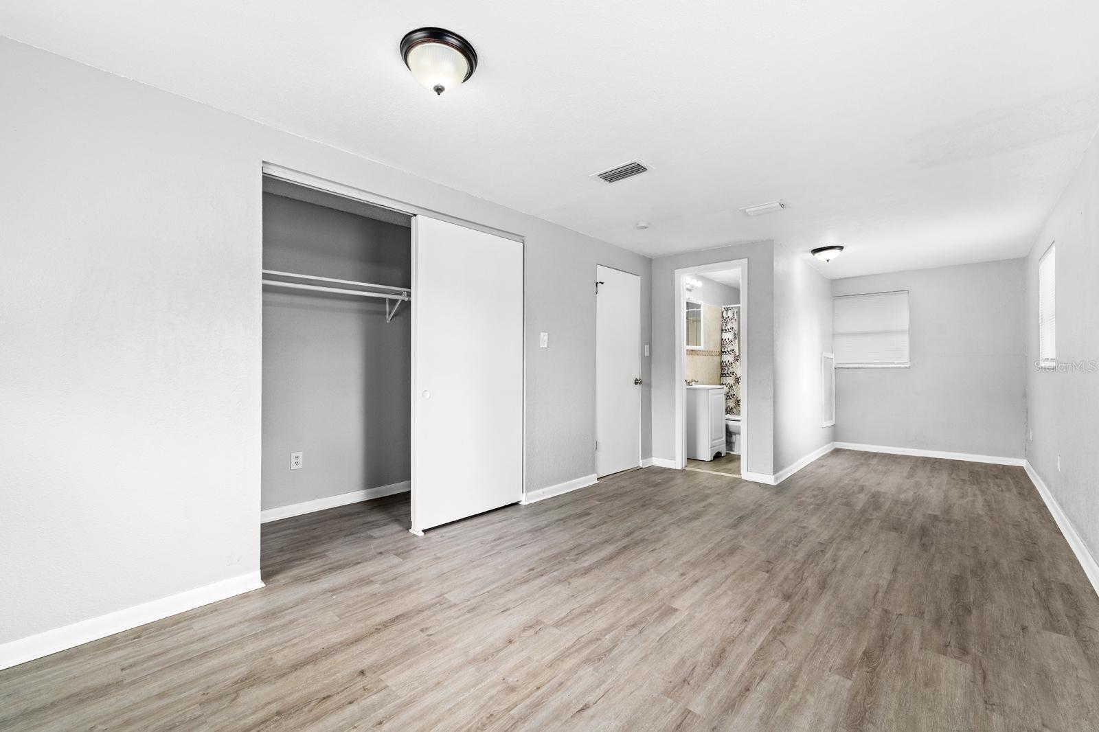 Image 9 of 23 For 4220 Powhatan Avenue