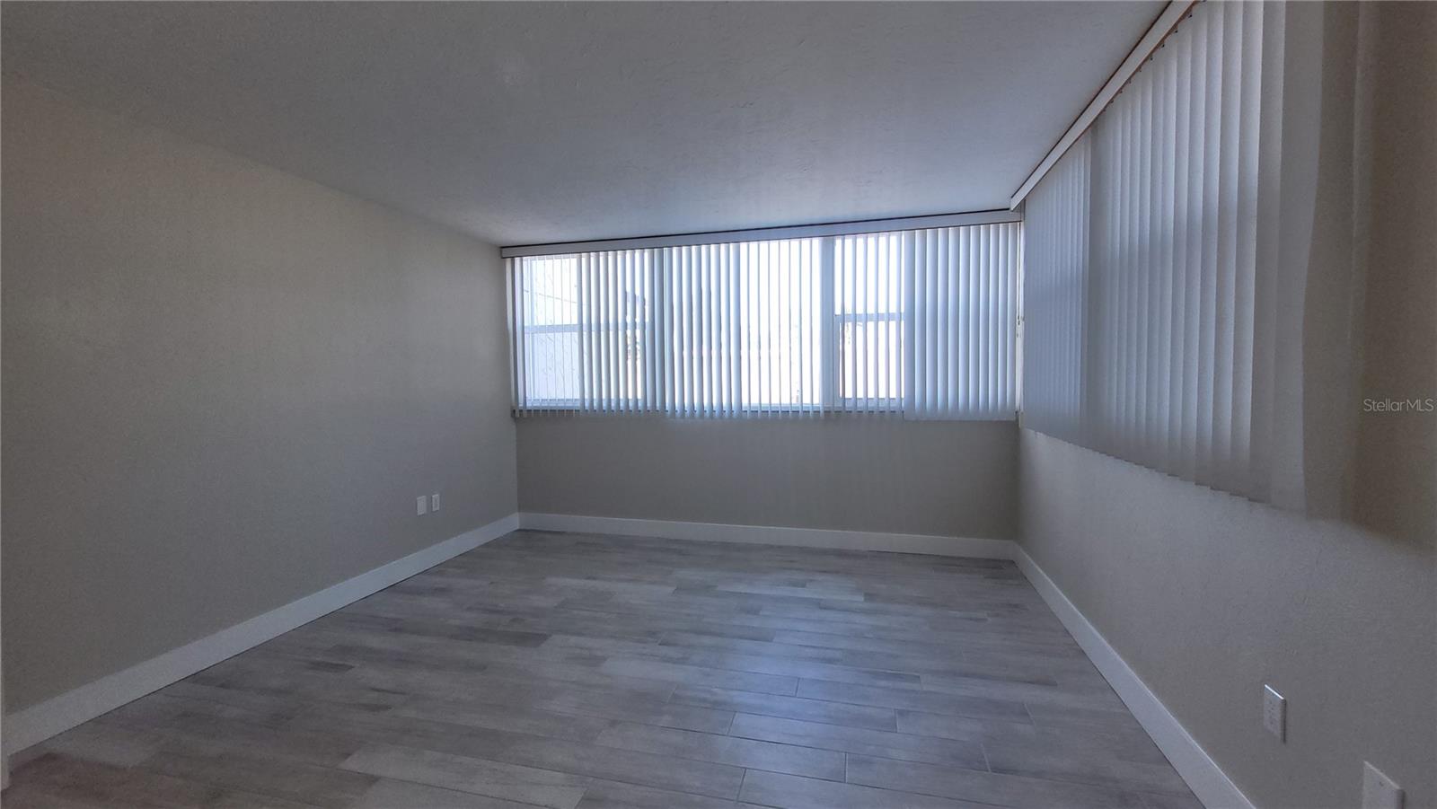 Image 20 of 49 For 500 Treasure Island Causeway 106