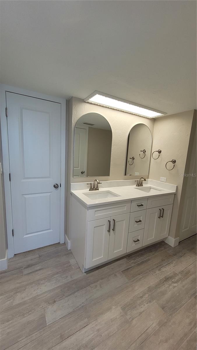 Image 22 of 49 For 500 Treasure Island Causeway 106