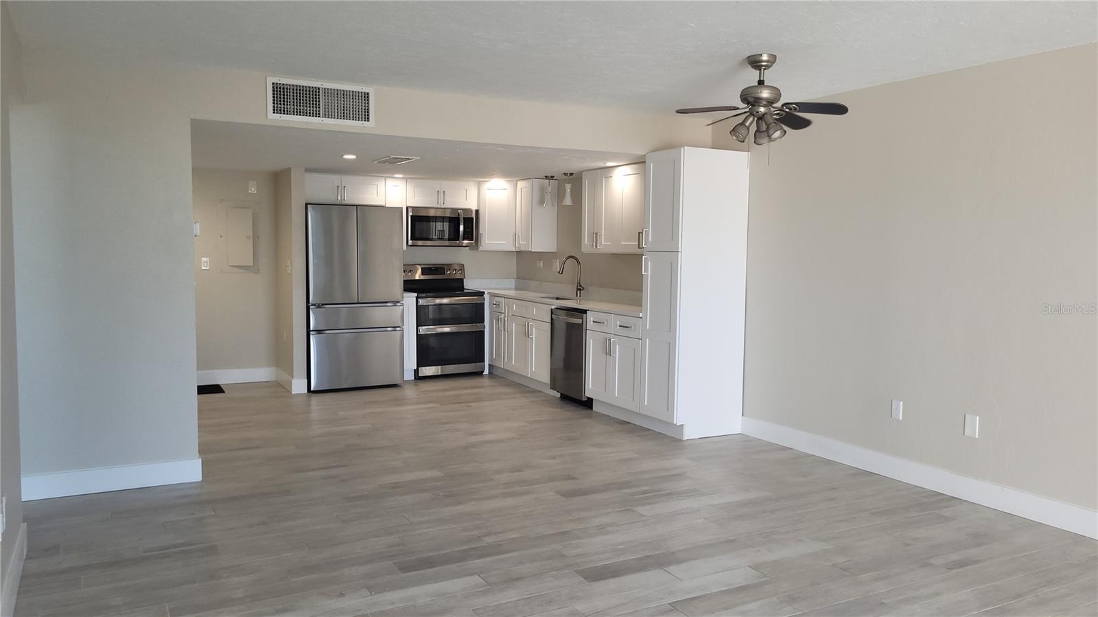 Image 30 of 49 For 500 Treasure Island Causeway 106