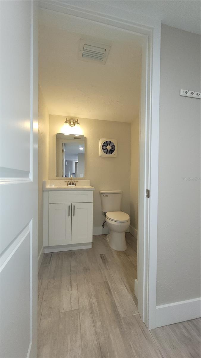 Image 32 of 49 For 500 Treasure Island Causeway 106