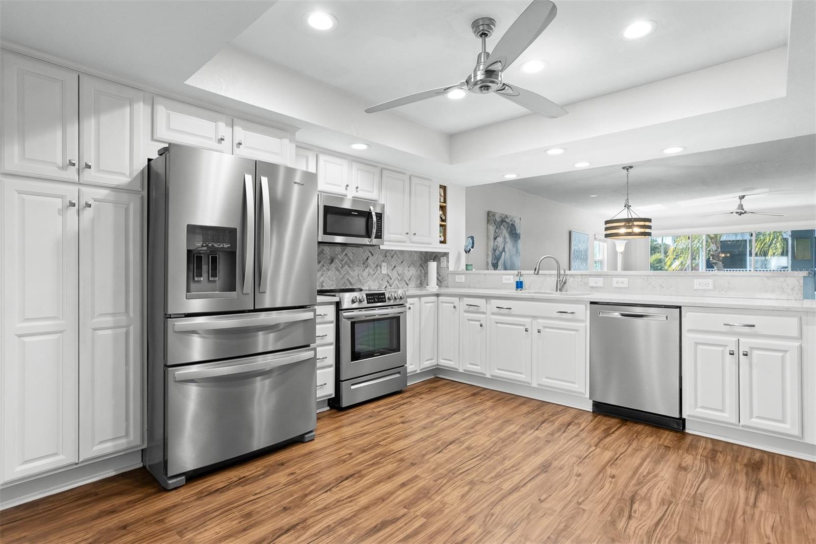 Image 18 of 85 For 545 Pinellas Bayway S 301