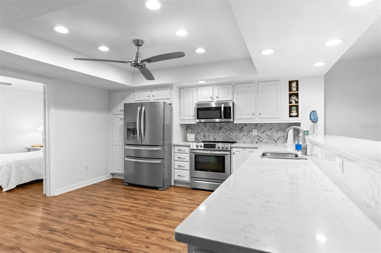 Image 19 of 85 For 545 Pinellas Bayway S 301