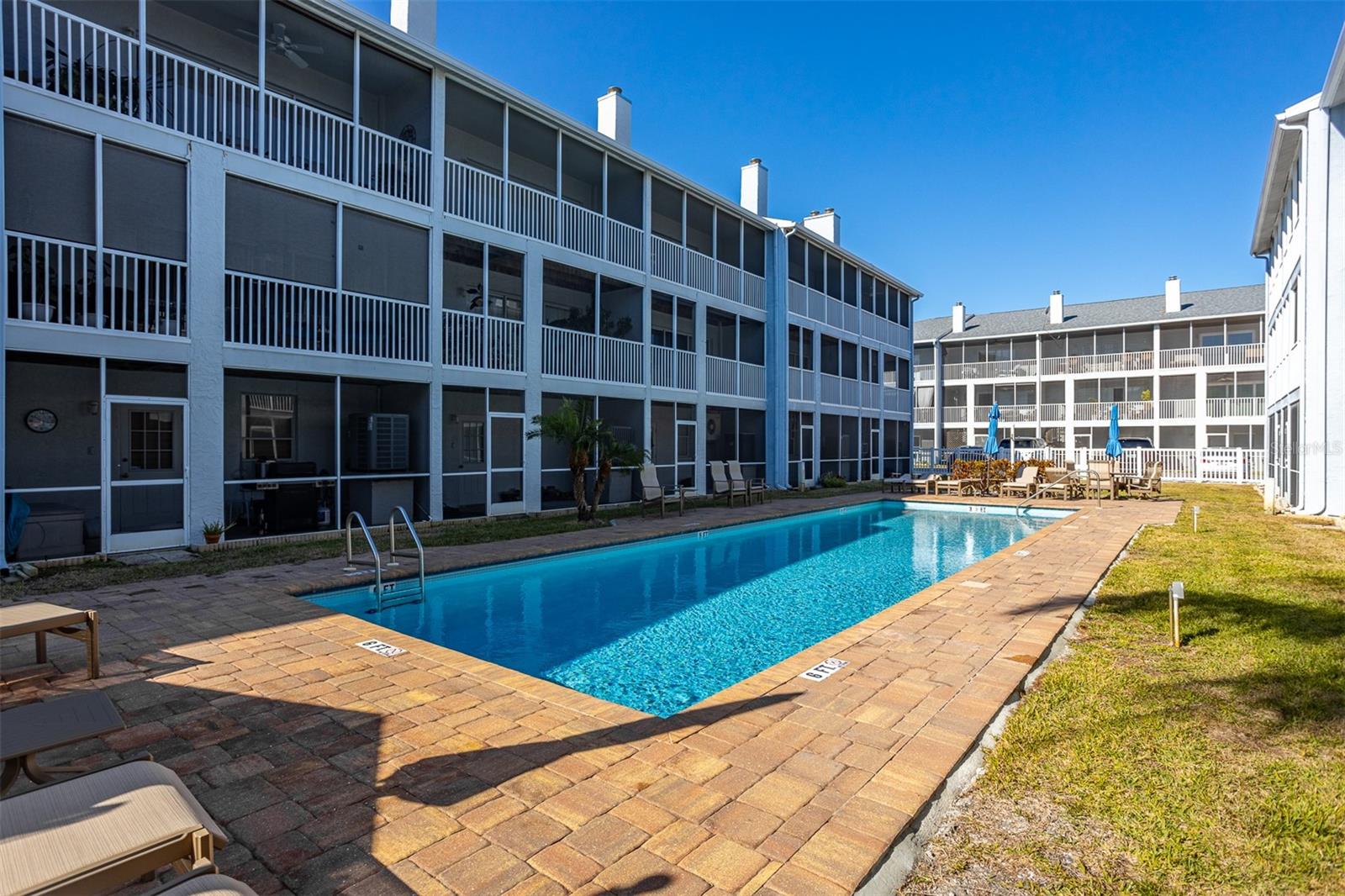 Image 39 of 85 For 545 Pinellas Bayway S 301