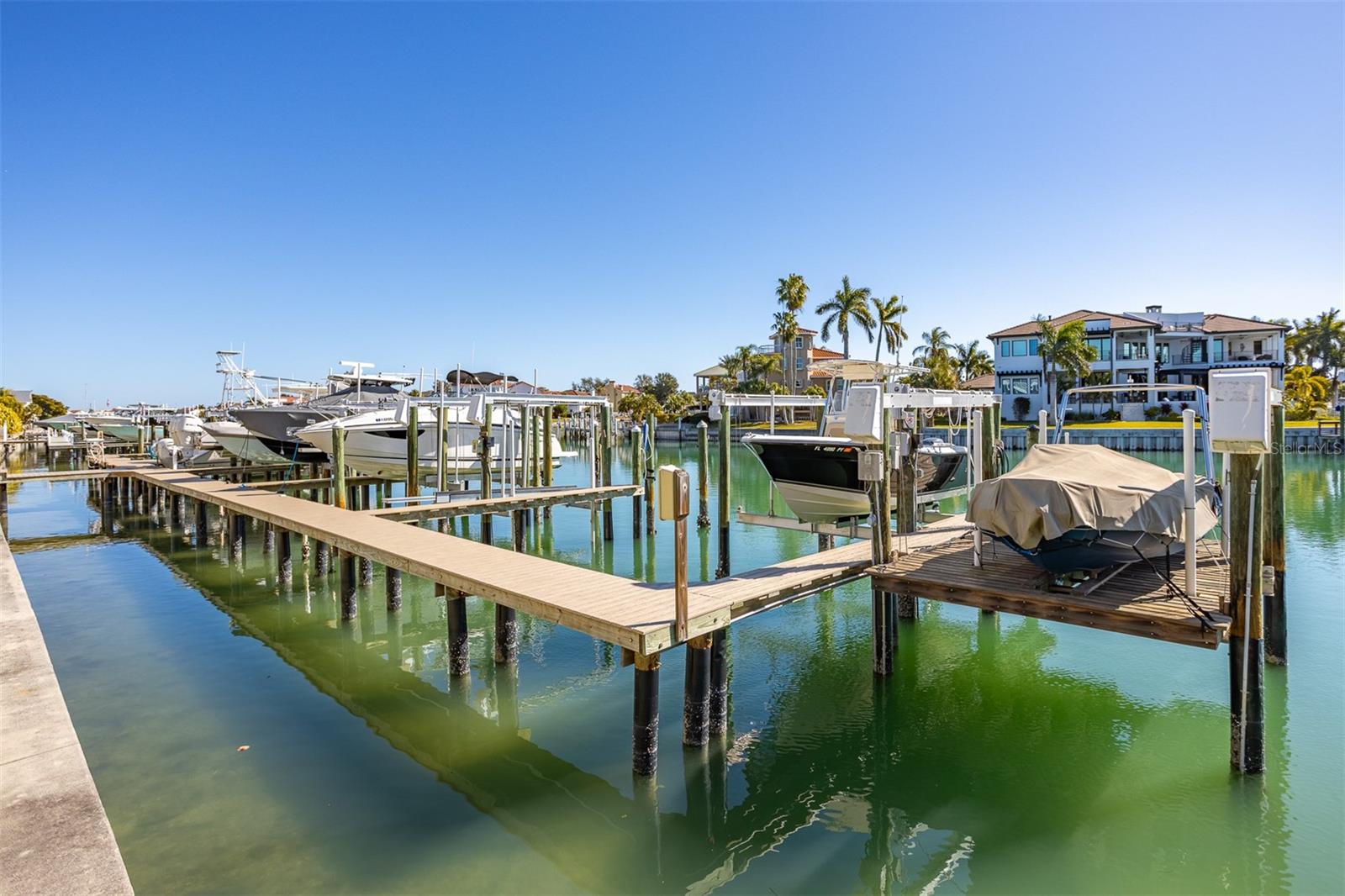 Image 56 of 85 For 545 Pinellas Bayway S 301