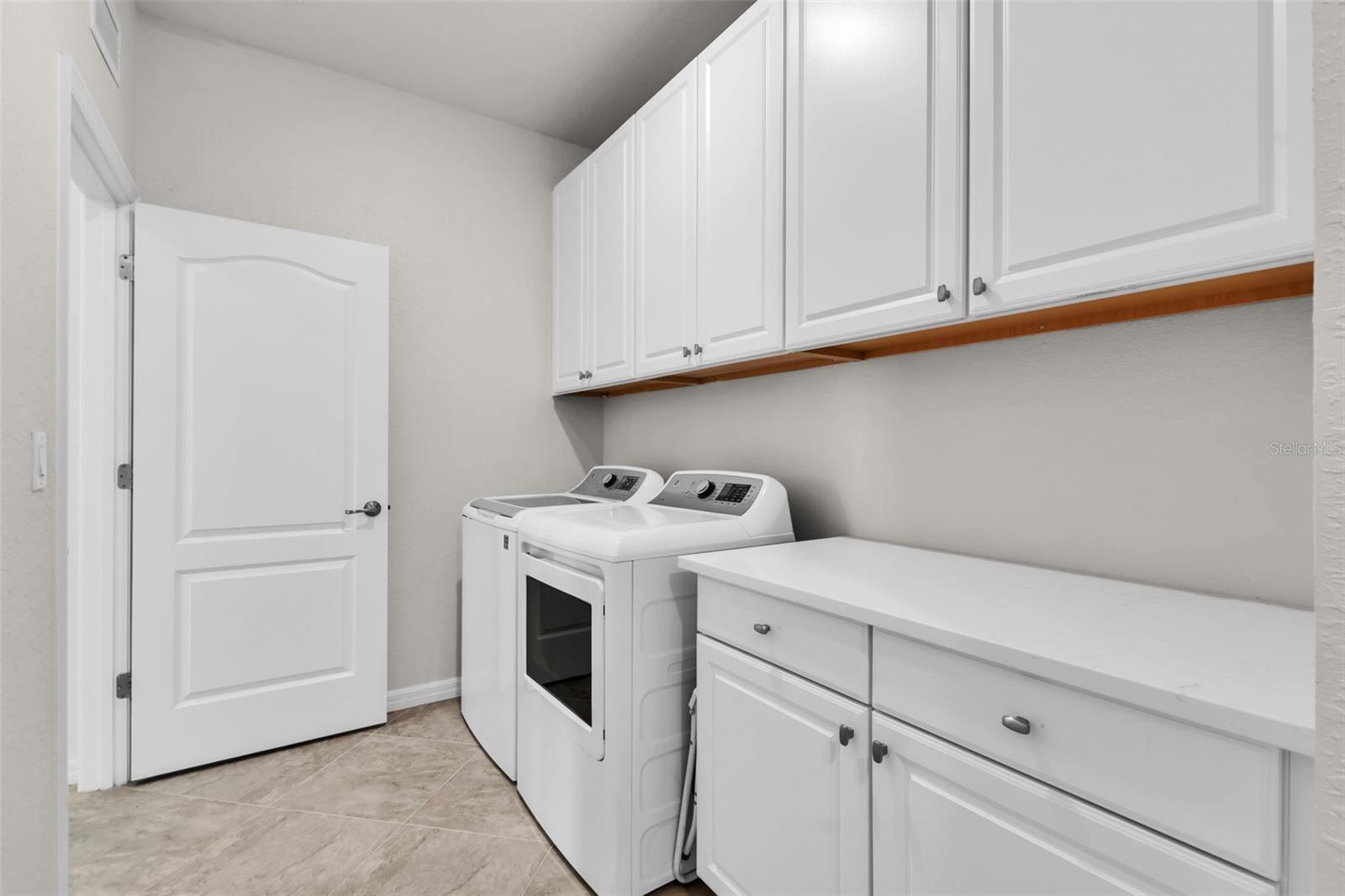 Image 31 of 53 For 2712 Starwood Court