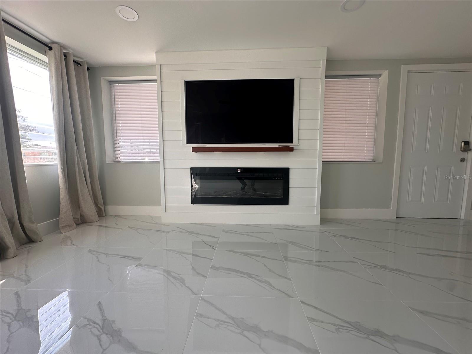 Image 7 of 19 For 130 Virginia Court