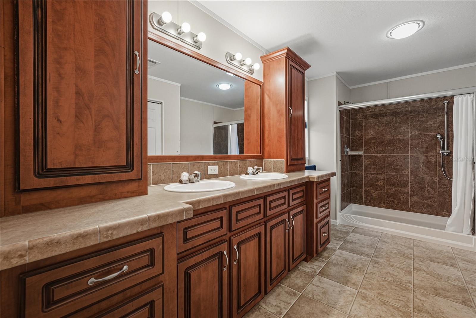 Image 31 of 49 For 37519 Corey Lewis Avenue