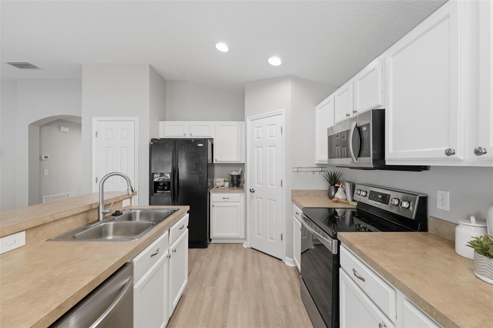 Image 20 of 65 For 6039 Desert Peace Avenue