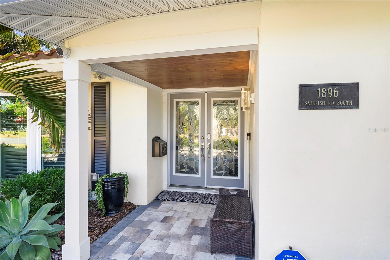 Image 5 of 76 For 1896 Sailfish Road S