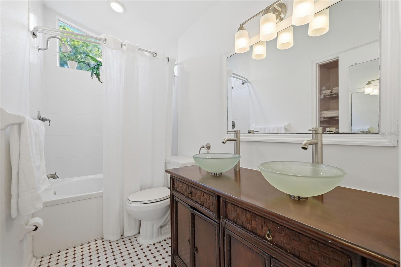 Image 65 of 86 For 514 Wideview Avenue