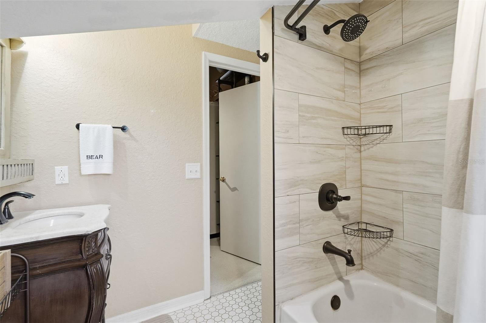 Image 72 of 86 For 514 Wideview Avenue