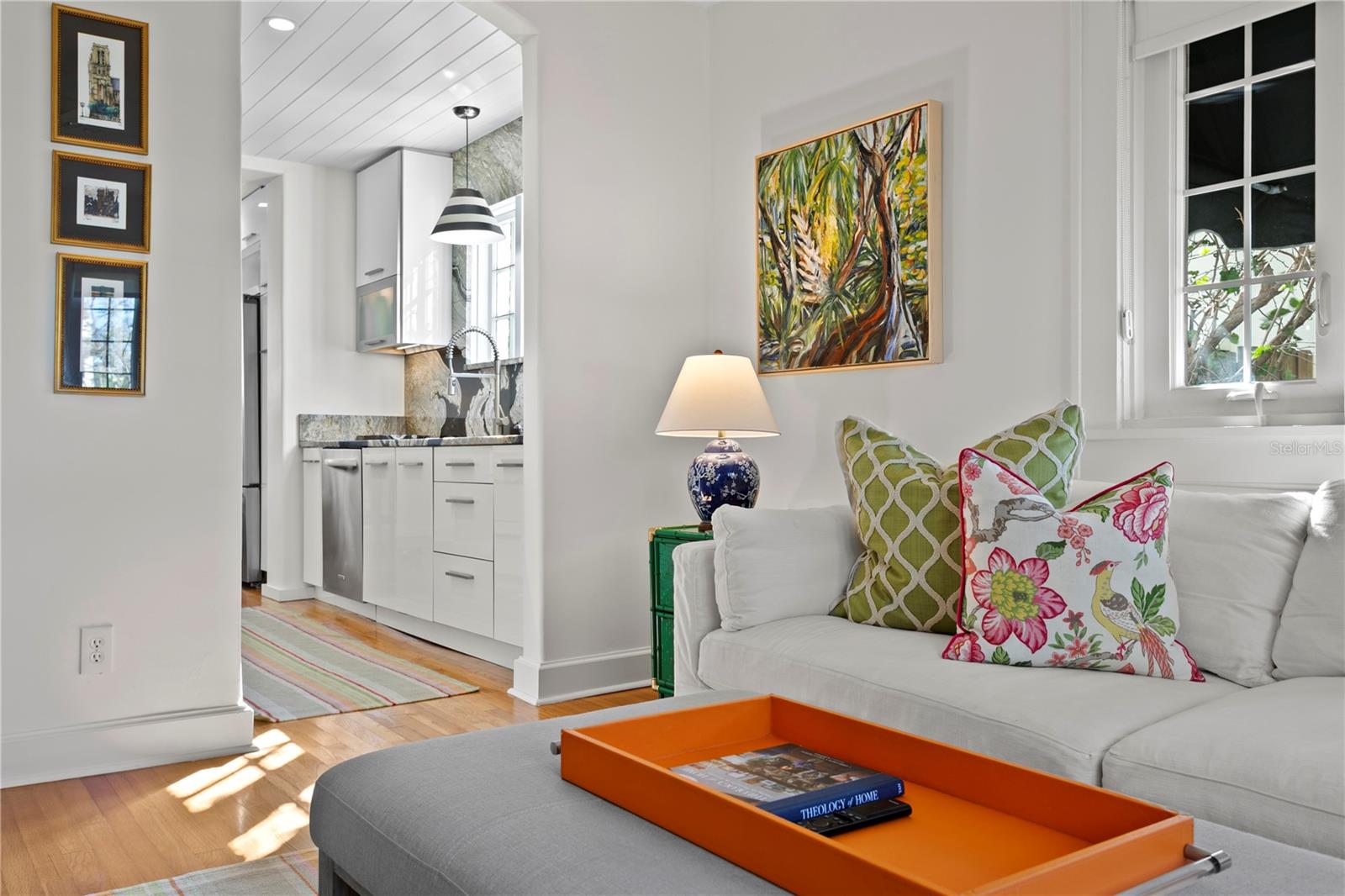 Listing photo id 15 for 936 17th Avenue Ne