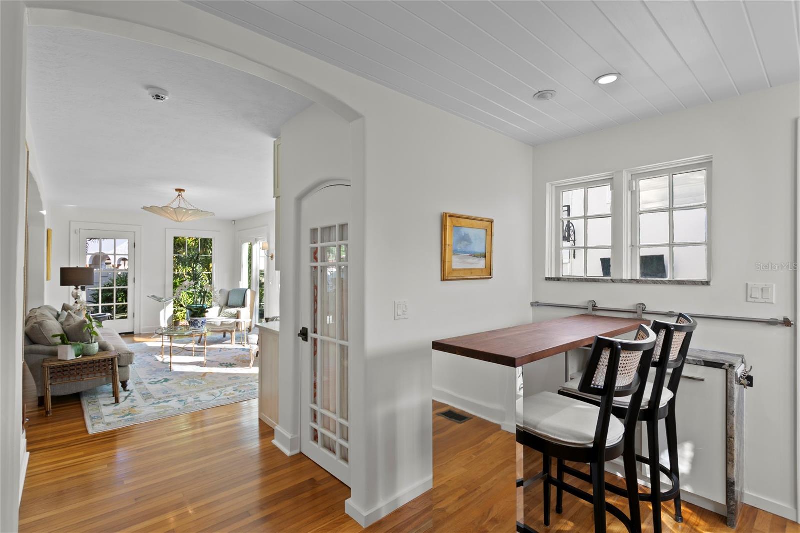 Listing photo id 21 for 936 17th Avenue Ne