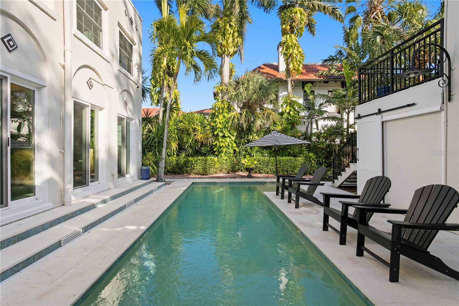 Listing photo id 26 for 936 17th Avenue Ne