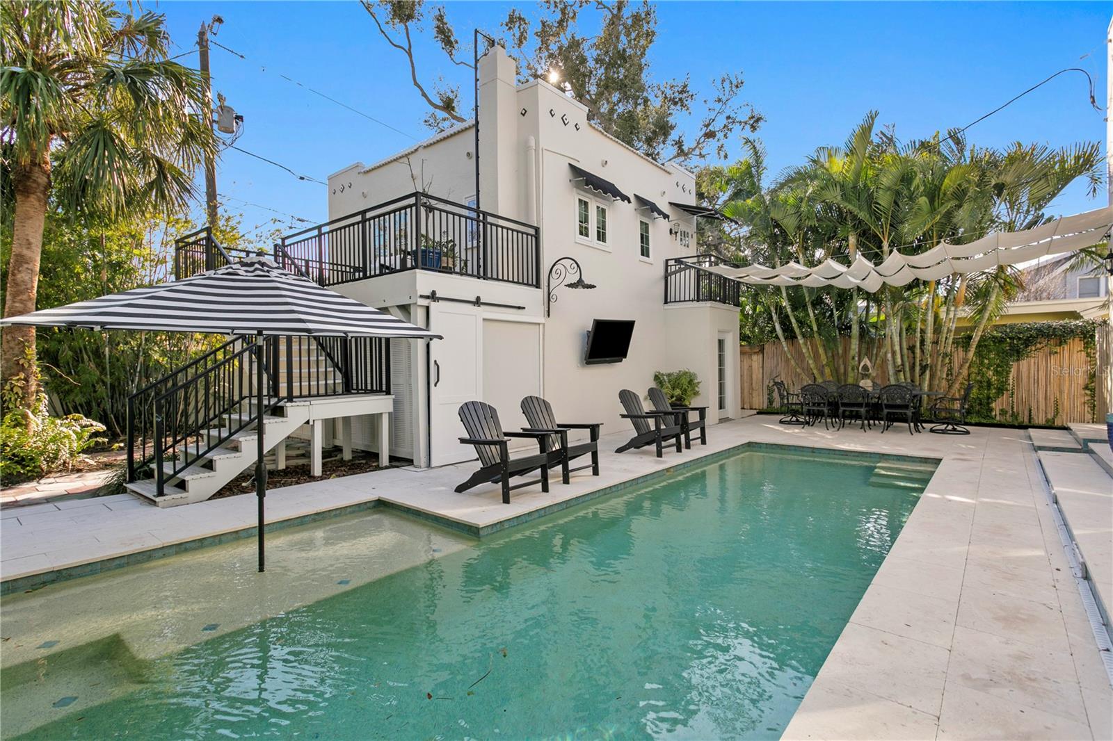 Listing photo id 28 for 936 17th Avenue Ne