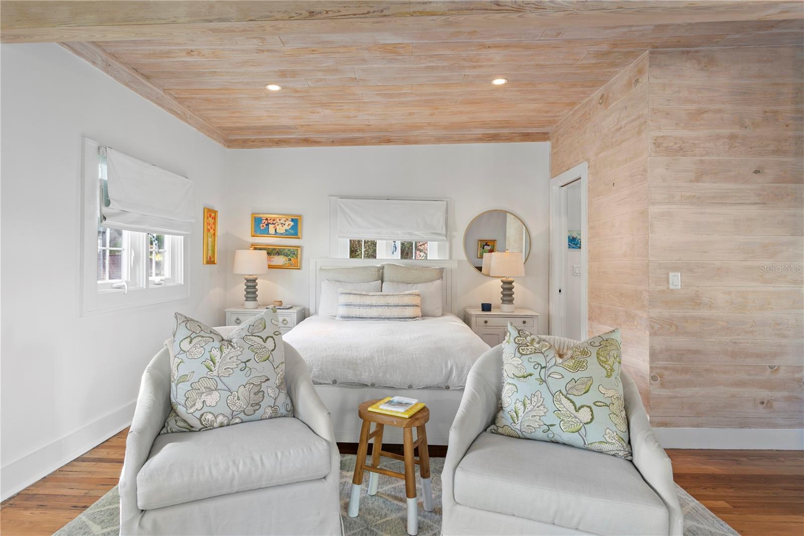 Listing photo id 31 for 936 17th Avenue Ne