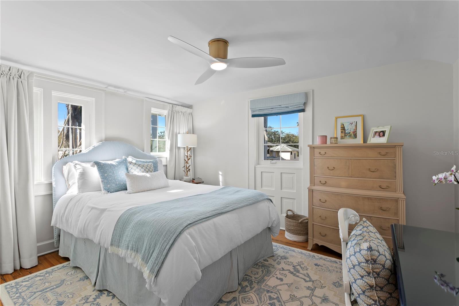 Listing photo id 43 for 936 17th Avenue Ne