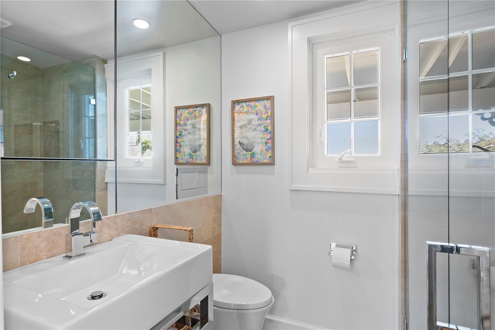 Listing photo id 50 for 936 17th Avenue Ne