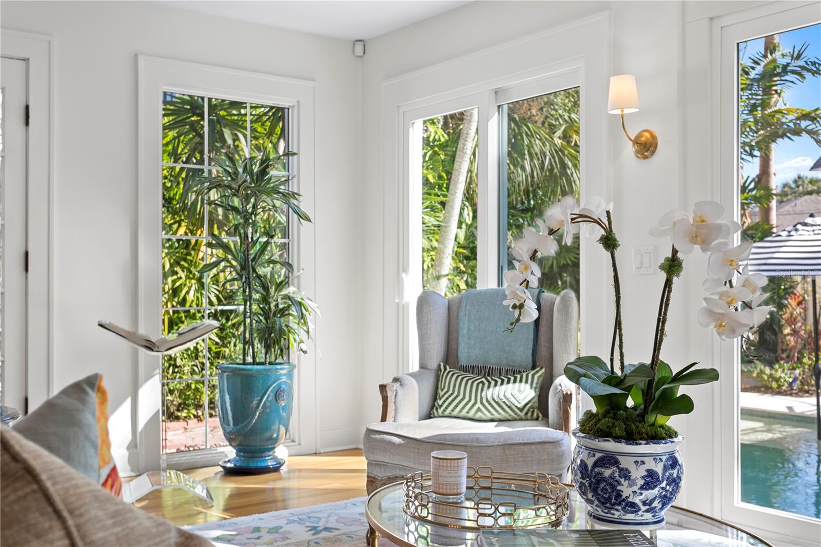 Listing photo id 6 for 936 17th Avenue Ne