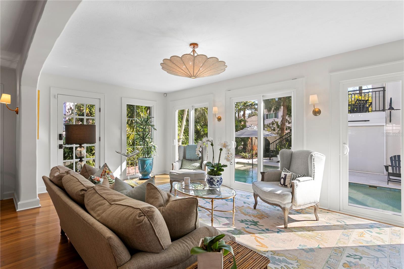 Listing photo id 7 for 936 17th Avenue Ne