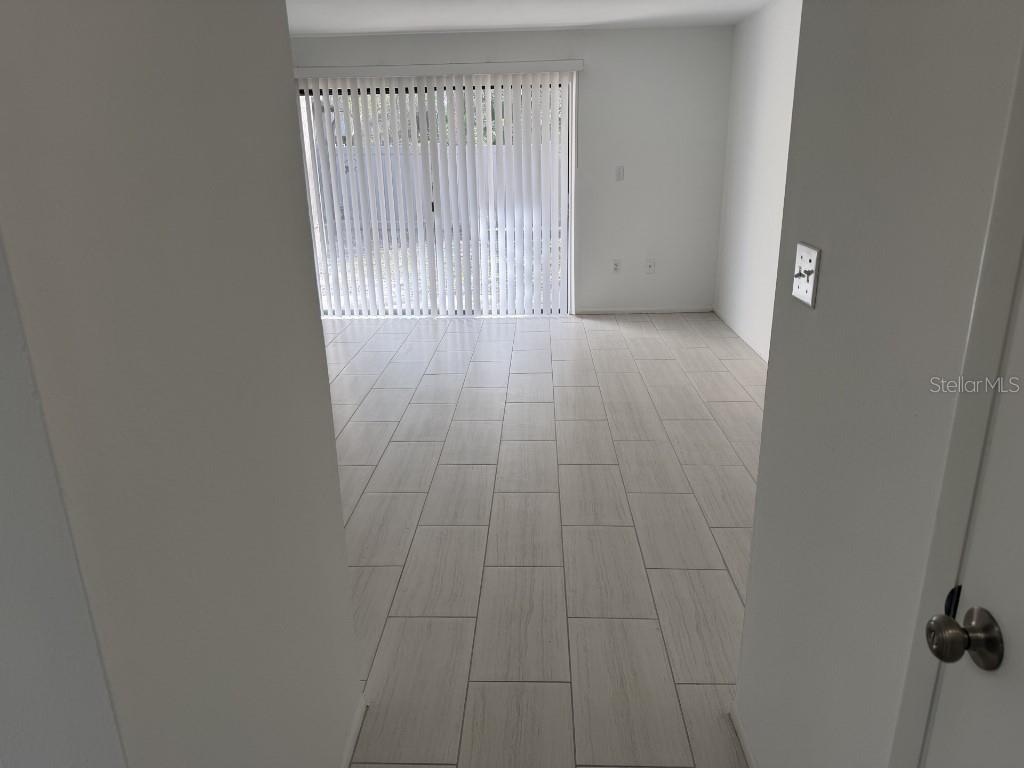 Image 5 of 15 For 926 Sunridge Drive F1