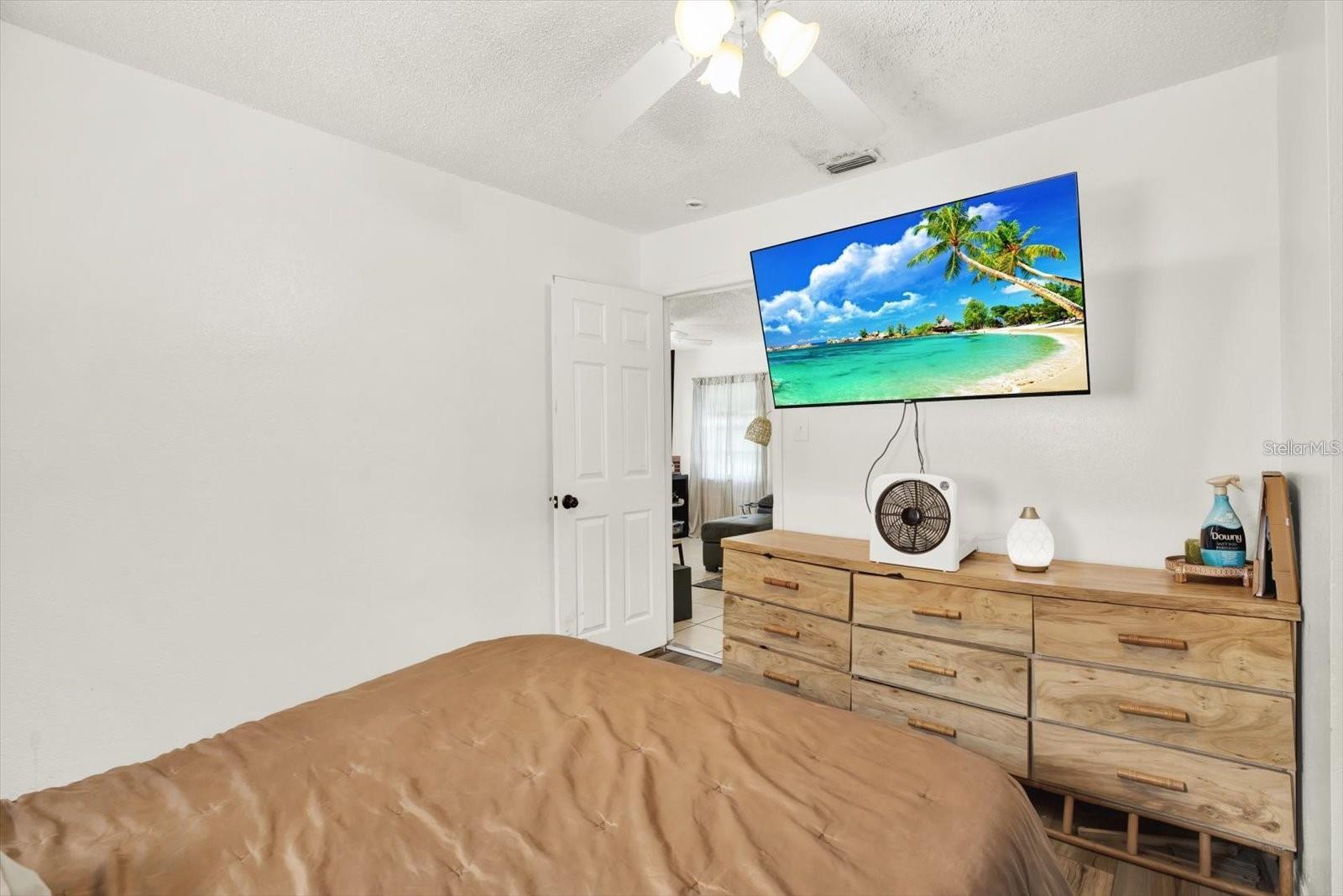 Listing photo id 8 for 7311 Ardenwood Street