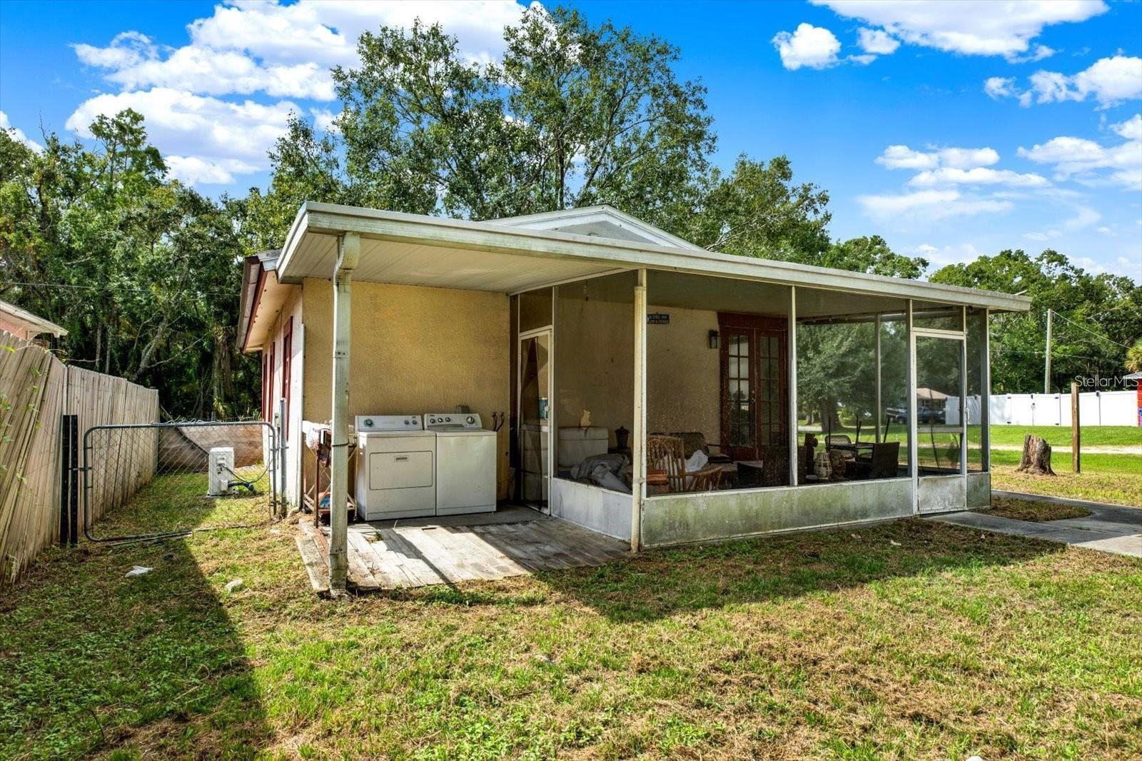 Listing photo id 15 for 7311 Ardenwood Street